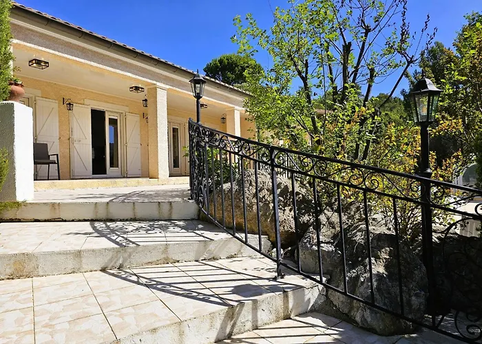 Les Hirondelles Villa *